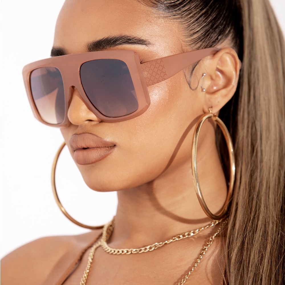 Shades - Picture 4 of 7